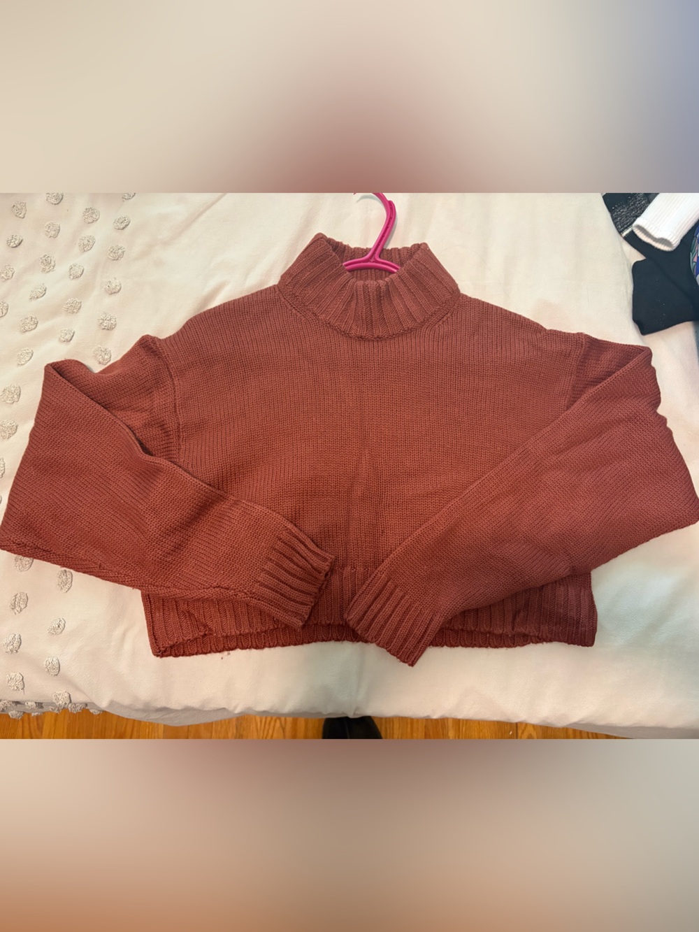 Wilfred Cropped Ribbed Turtleneck Sweater in Rust